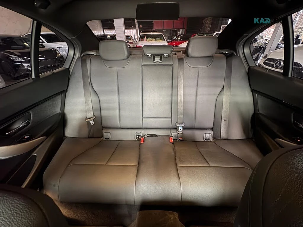 BMW 330 M Pack * AвтоКредит * (ЦЕНА ДО БГ), снимка 17 - Автомобили и джипове - 55972900