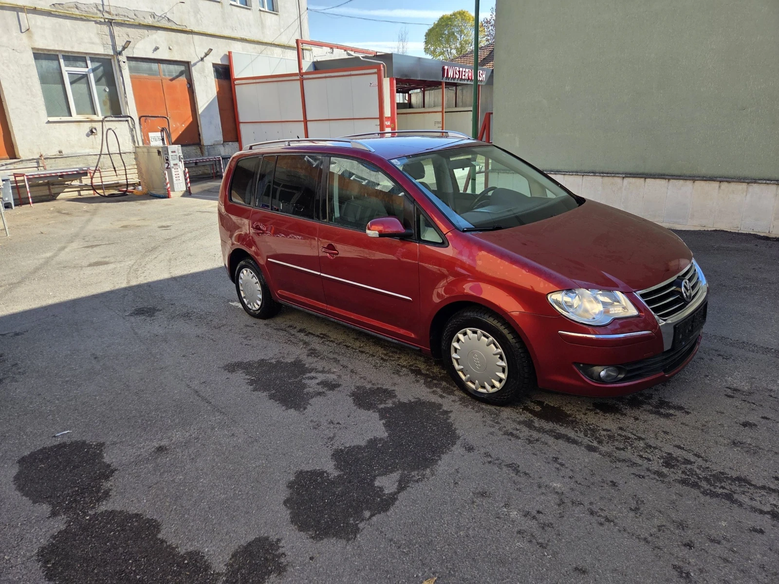 VW Touran 2.0 Tdi Face Line , снимка 3 - Автомобили и джипове - 56643191