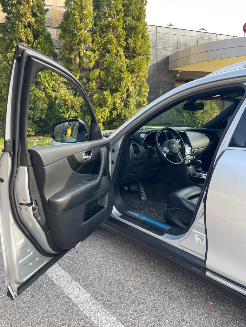 Infiniti QX70, снимка 3 - Автомобили и джипове - 52830774