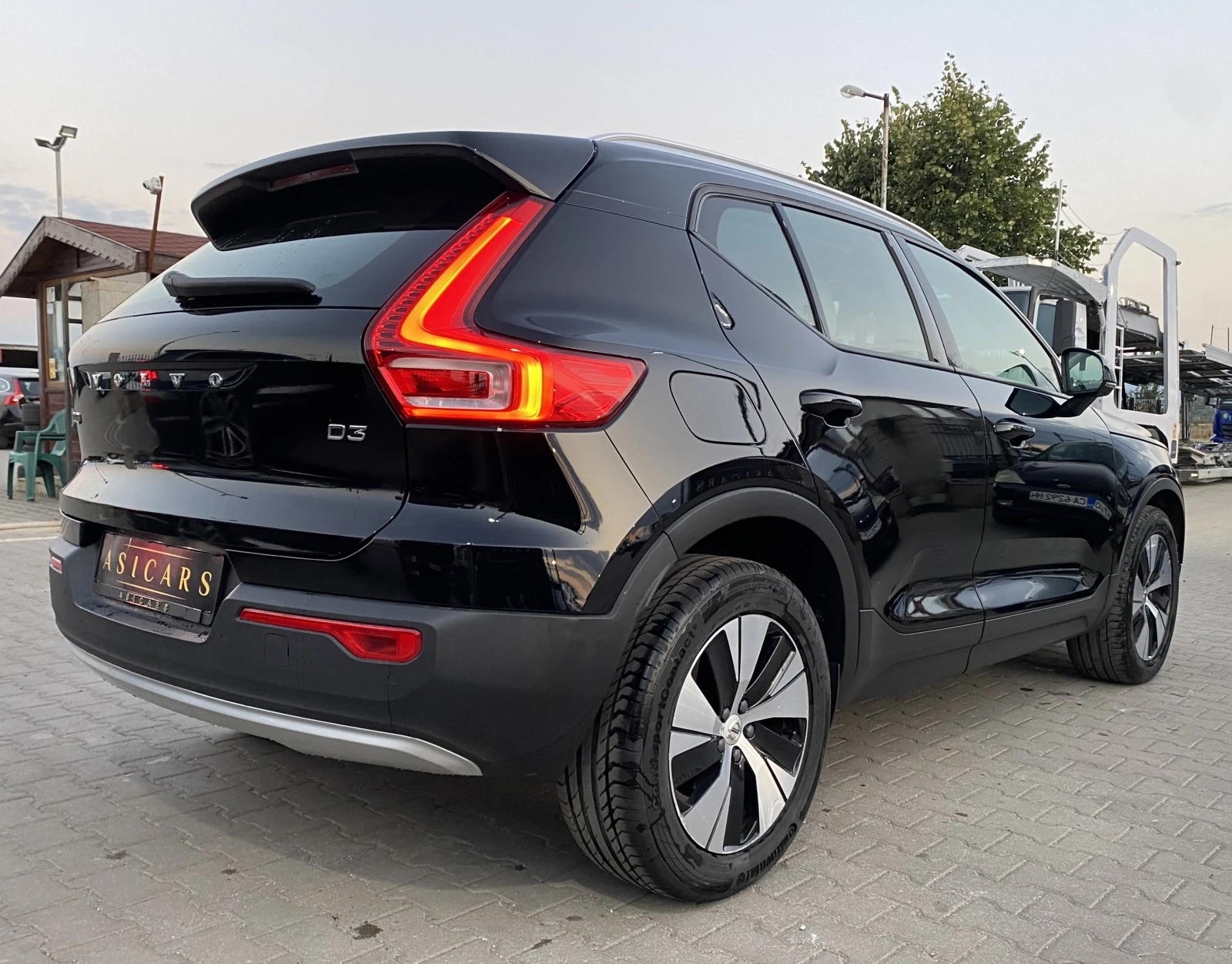 Volvo XC40 2.0D AUTOMATIC EURO 6D - изображение 5