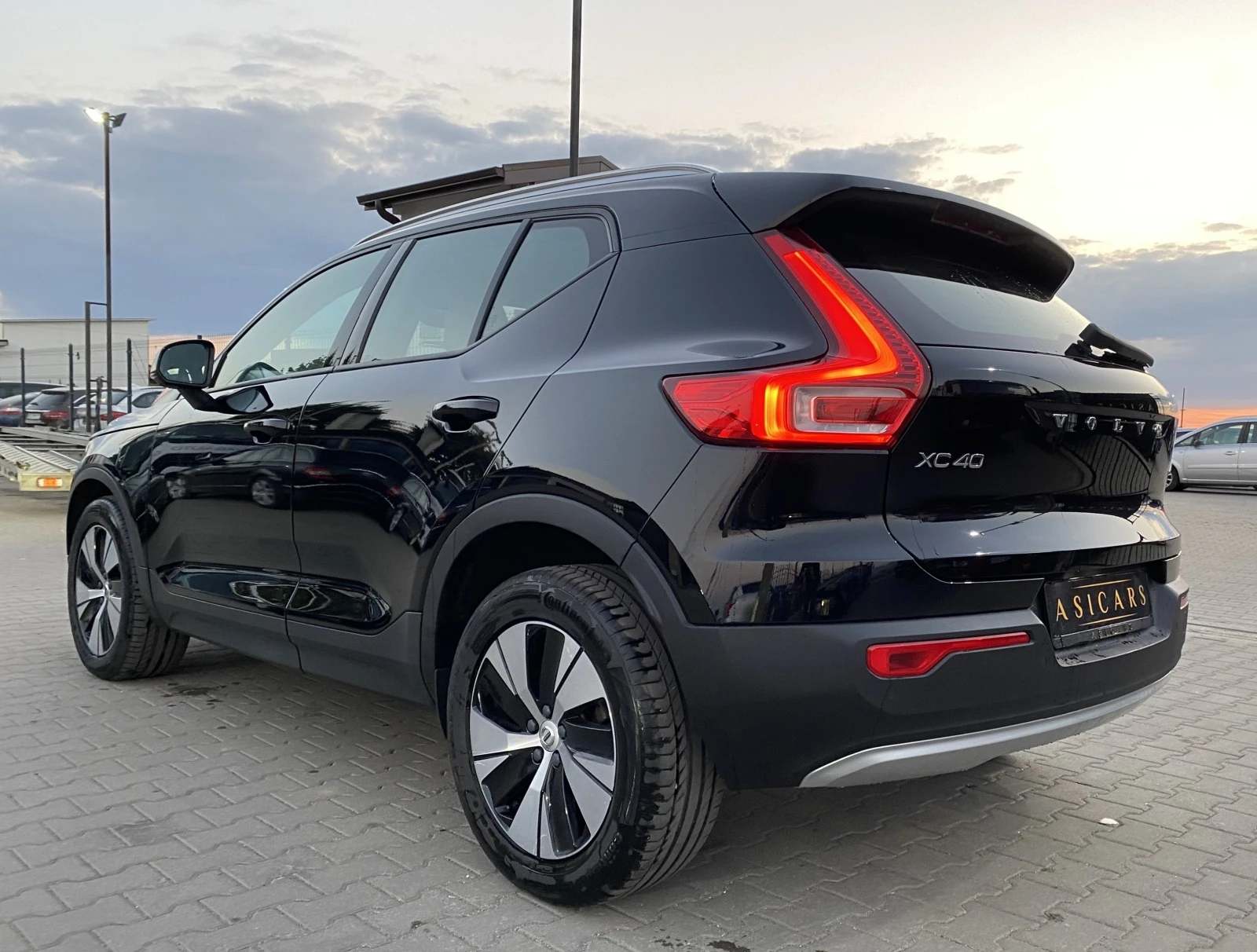 Volvo XC40 2.0D AUTOMATIC EURO 6D - изображение 3