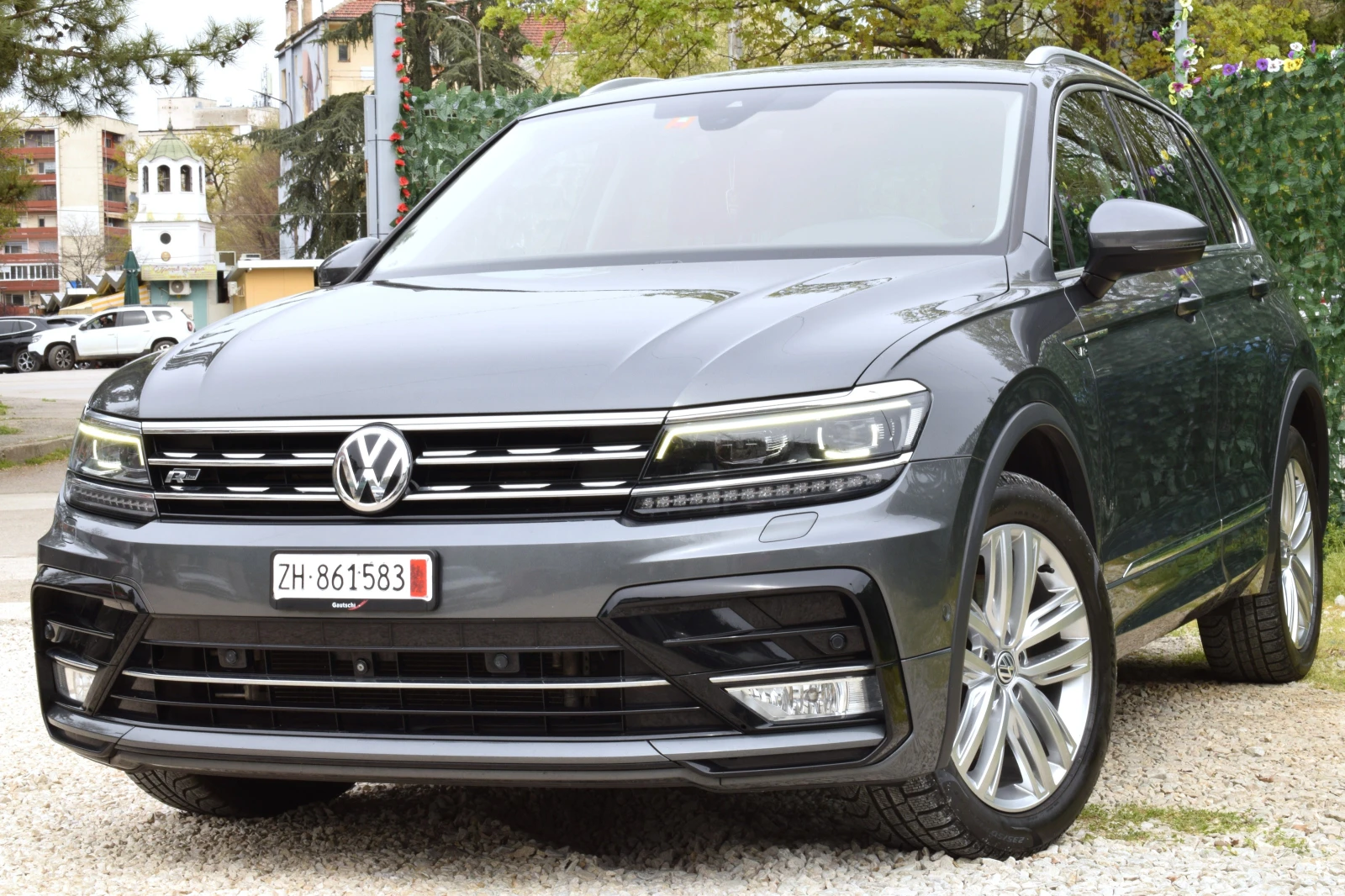 VW Tiguan 2.0ШВЕЙЦАРИЯ= R-line/ДИСТРОНИК/КОЖА/LANE ASSIST