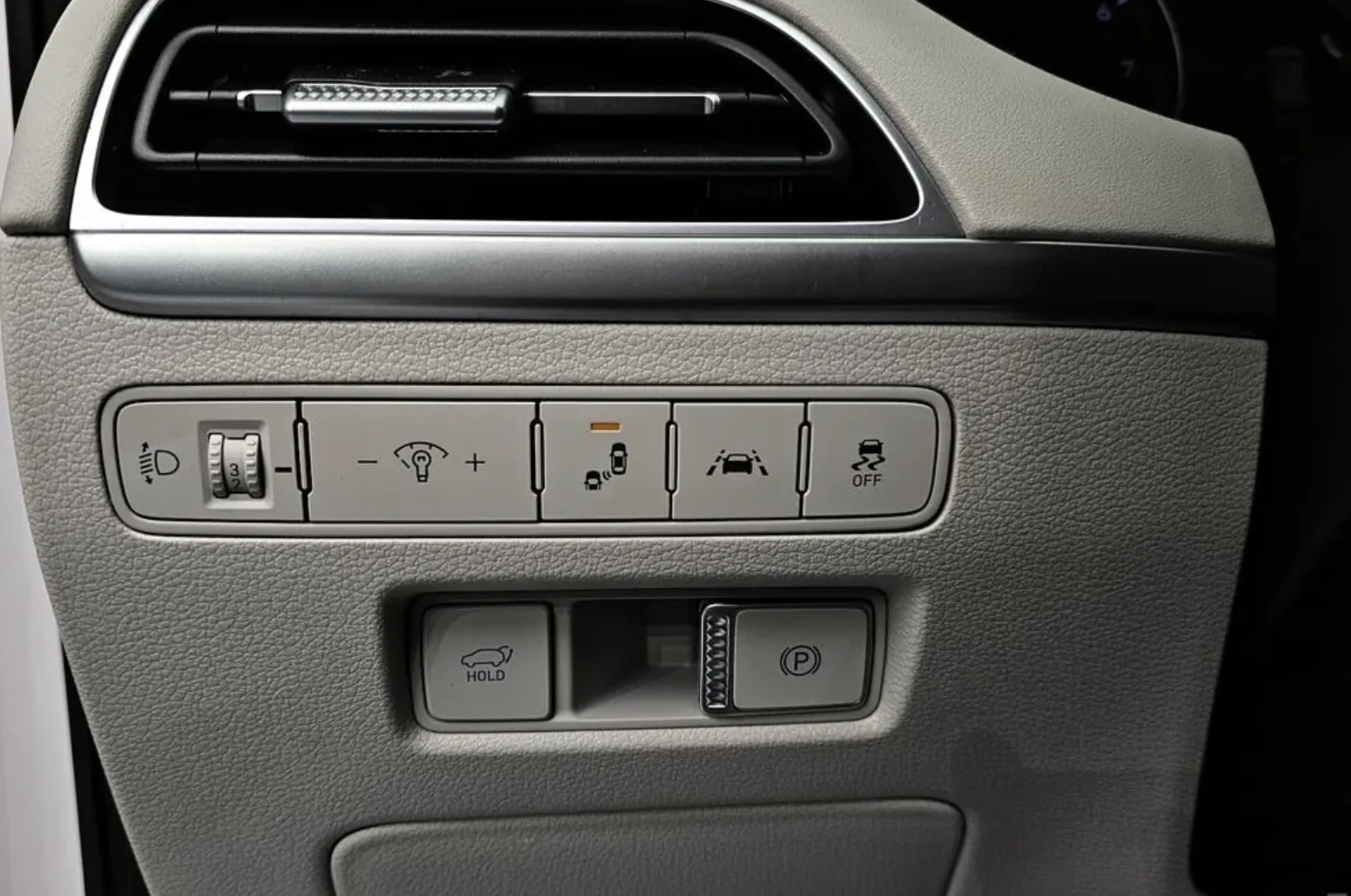 Hyundai Palisade PRESTIGE* КОЖА* ПОДГРЕВ* ОБДУХВАНЕ* НАВИ* HUD* , снимка 13 - Автомобили и джипове - 54198004