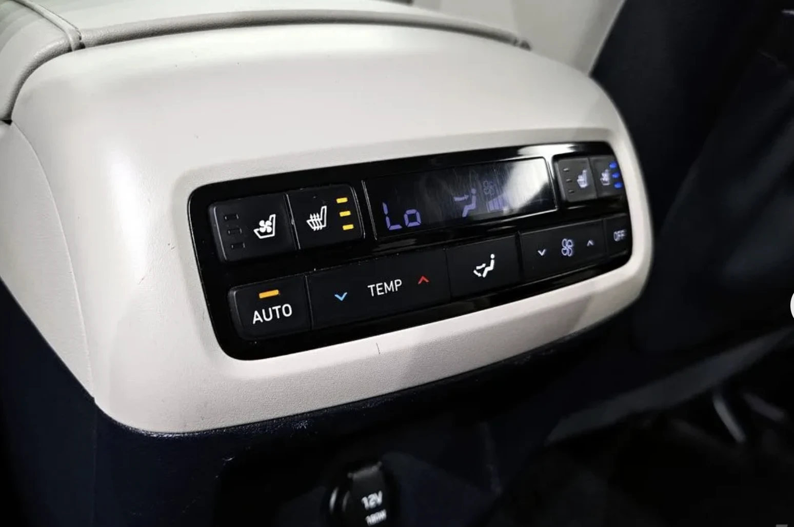 Hyundai Palisade PRESTIGE* КОЖА* ПОДГРЕВ* ОБДУХВАНЕ* НАВИ* HUD* , снимка 17 - Автомобили и джипове - 54198004