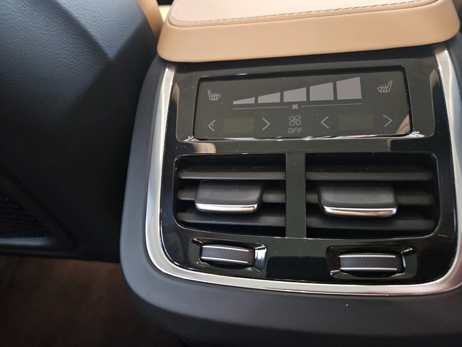 Volvo Xc90 INSCRIPTION, снимка 15 - Автомобили и джипове - 55973662