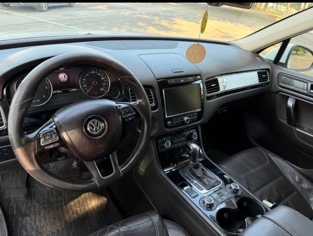VW Touareg 3.0d r-line, снимка 6 - Автомобили и джипове - 56514077