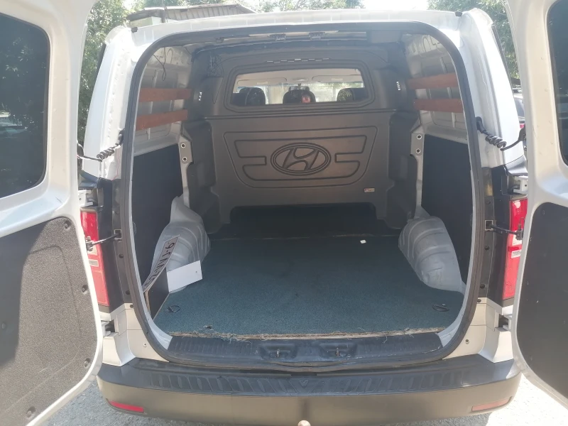 Hyundai H1 2.5d 170 к.с. 6 места, снимка 13 - Бусове и автобуси - 51004264