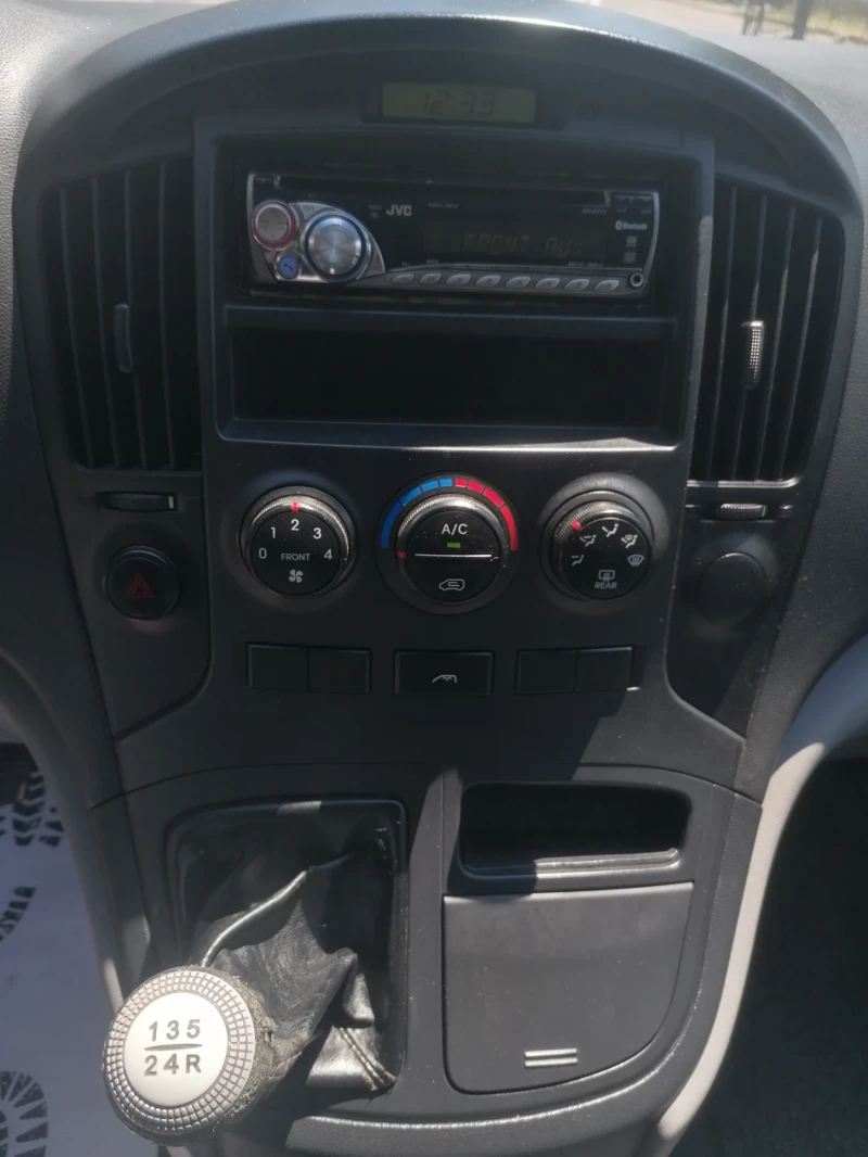 Hyundai H1 2.5d 170 к.с. 6 места, снимка 10 - Бусове и автобуси - 51004264