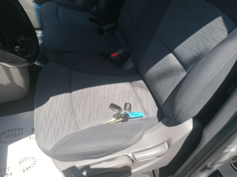 Hyundai H1 2.5d 170 к.с. 6 места, снимка 15 - Бусове и автобуси - 51004264