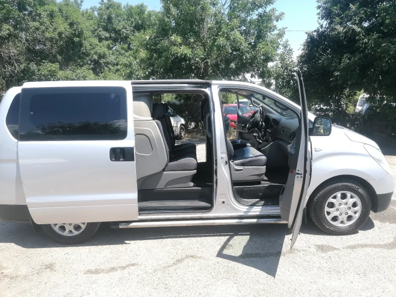 Hyundai H1 2.5d 170 к.с. 6 места, снимка 12 - Бусове и автобуси - 51004264