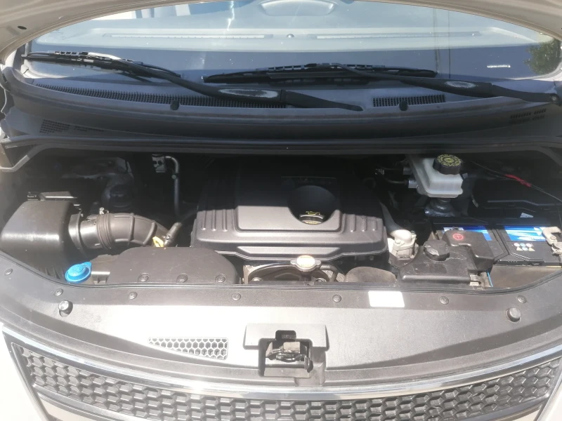 Hyundai H1 2.5d 170 к.с. 6 места, снимка 14 - Бусове и автобуси - 51004264