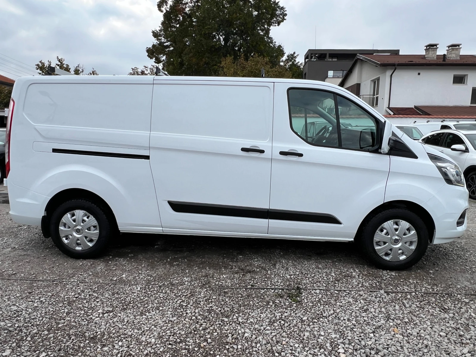 Ford Transit 2.0TDCi ДЪЛГА БАЗА/ДВЕ СТРAНИЧНИ ВРАТИ/НАВИ/LED/ - изображение 5