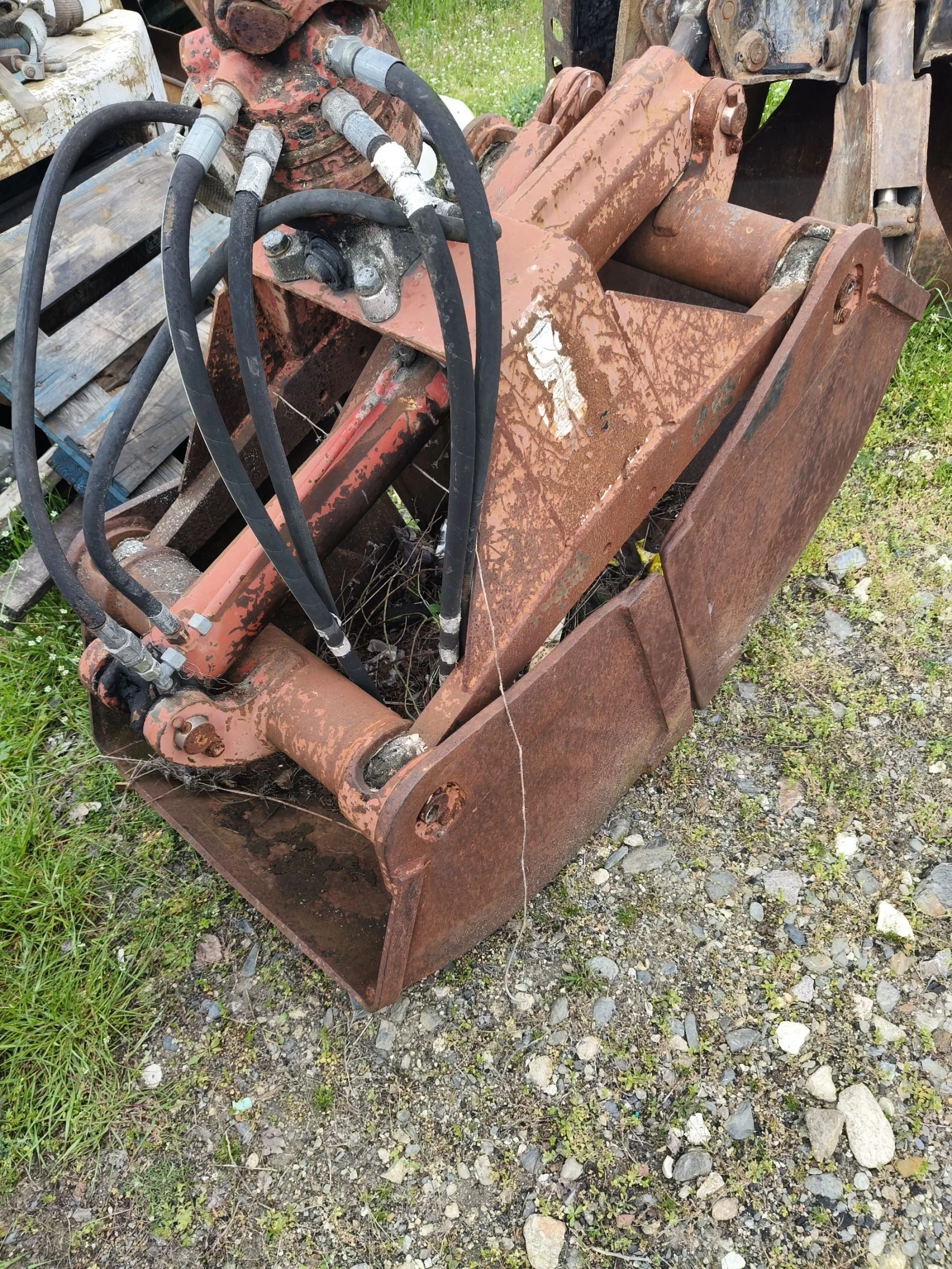 Допълнително оборудване Друг вид Граиферна кофа с ротатор