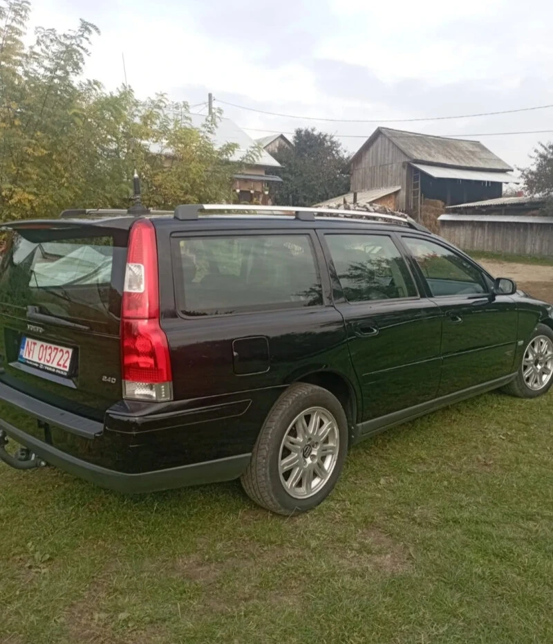 Volvo V70 2.4 дизел два броя , снимка 3 - Автомобили и джипове - 38351285