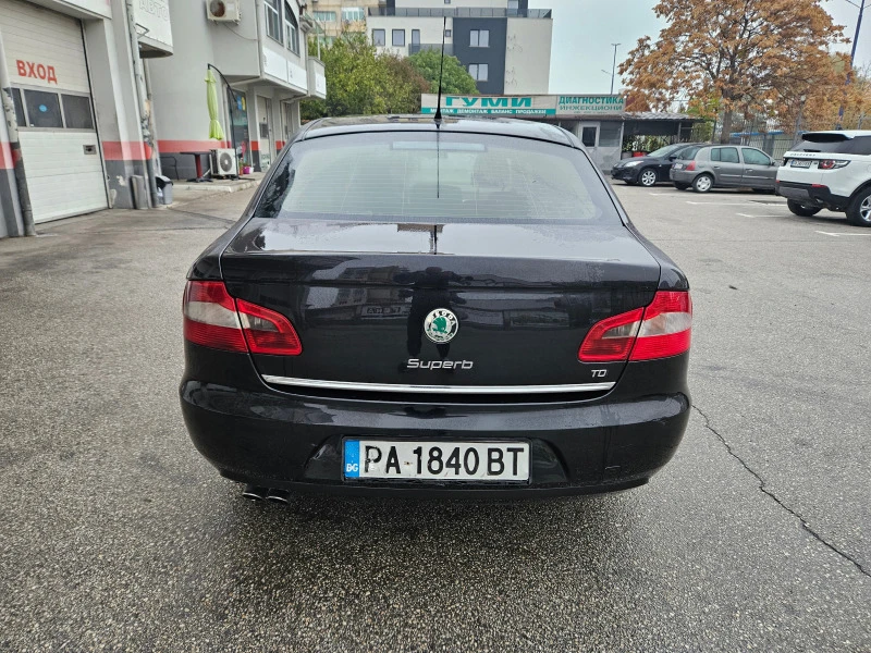 Skoda Superb 2.0TDI, снимка 4 - Автомобили и джипове - 43118367