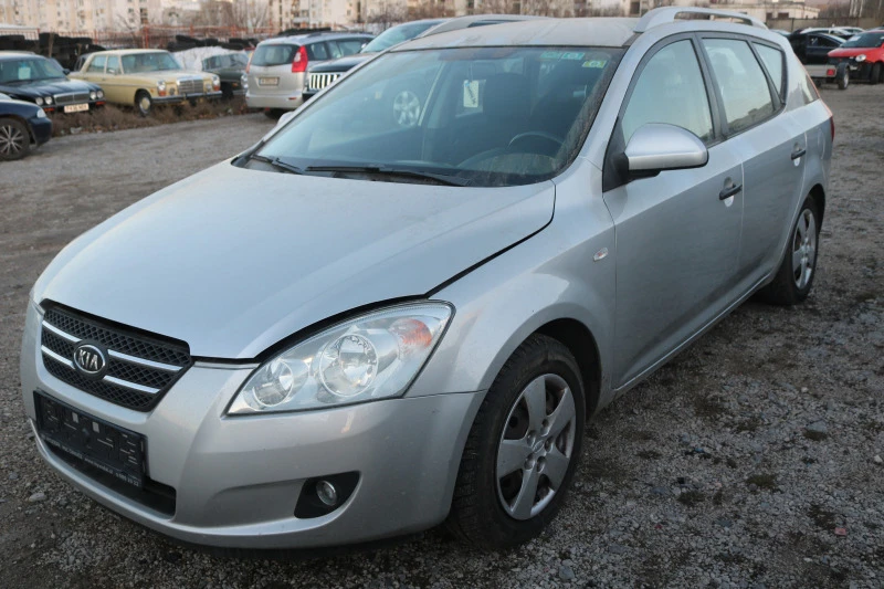 Kia Ceed 1.6 16V, снимка 1 - Автомобили и джипове - 44014241