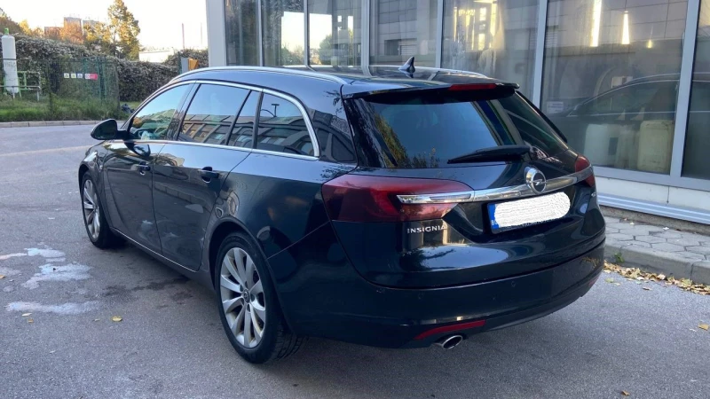 Opel Insignia Sports Tourer, снимка 6 - Автомобили и джипове - 47679781