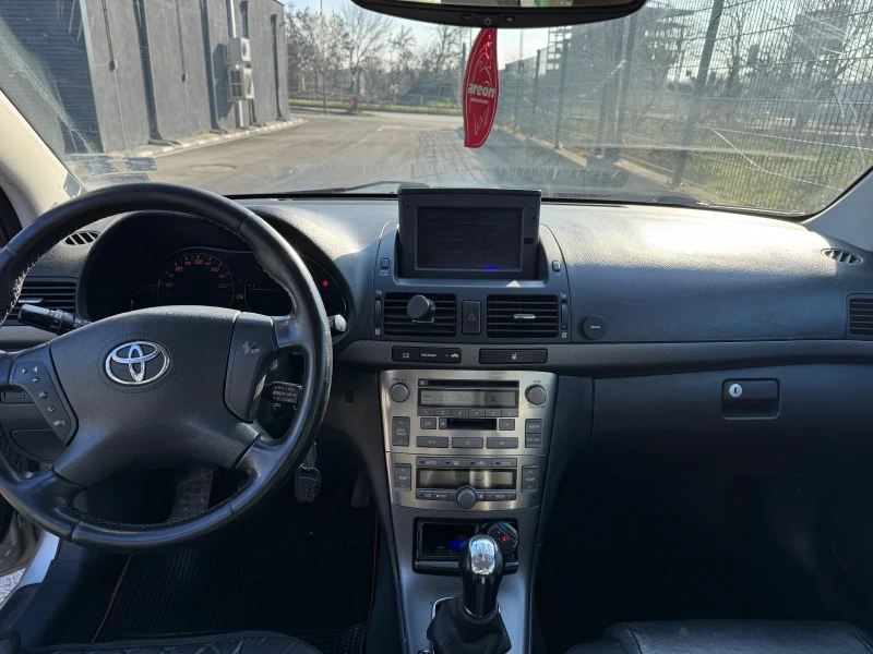 Toyota Avensis, снимка 10 - Автомобили и джипове - 48629919