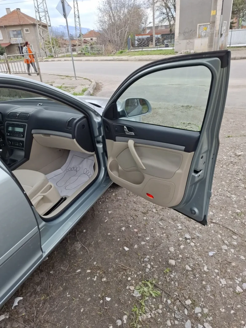 Skoda Octavia 1.8, снимка 10 - Автомобили и джипове - 49891194