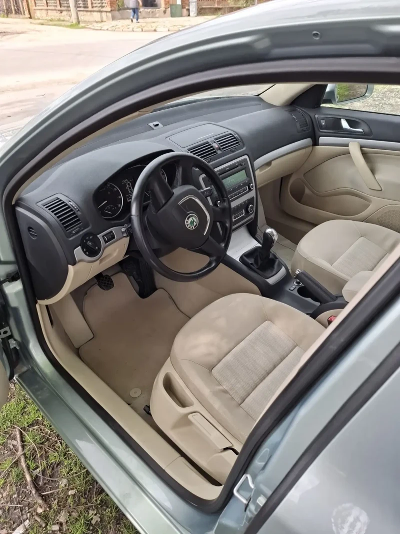 Skoda Octavia 1.8, снимка 6 - Автомобили и джипове - 49891194