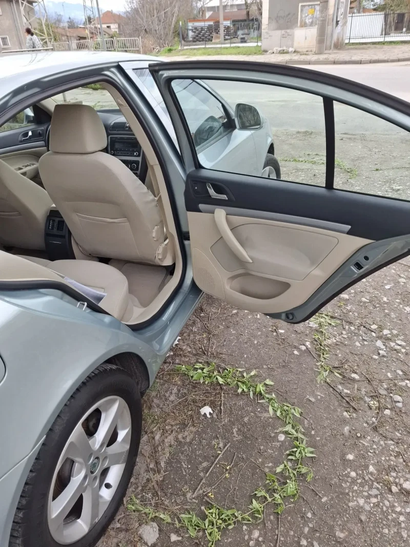 Skoda Octavia 1.8, снимка 9 - Автомобили и джипове - 49891194