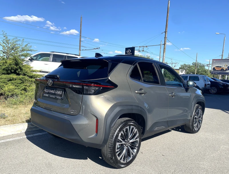 Toyota Yaris Cross 1.5 HEV, 4x4, Elegance, Панорамен покрив, снимка 4 - Автомобили и джипове - 50983267