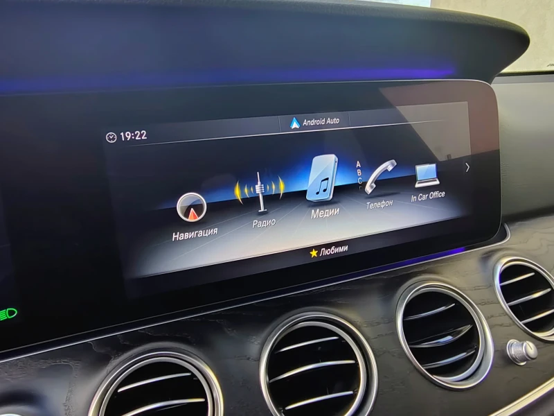 Mercedes-Benz E 400 400D, снимка 9 - Автомобили и джипове - 51399377