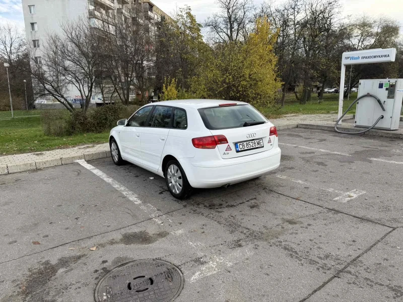 Audi A3 1.6 i, снимка 5 - Автомобили и джипове - 52541764
