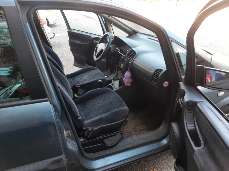 Opel Zafira, снимка 11 - Автомобили и джипове - 53168357