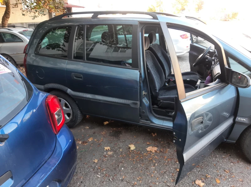 Opel Zafira, снимка 9 - Автомобили и джипове - 53168357