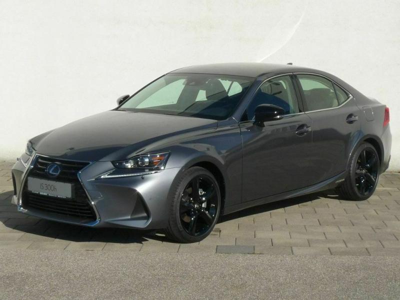 Lexus IS 300h Competition