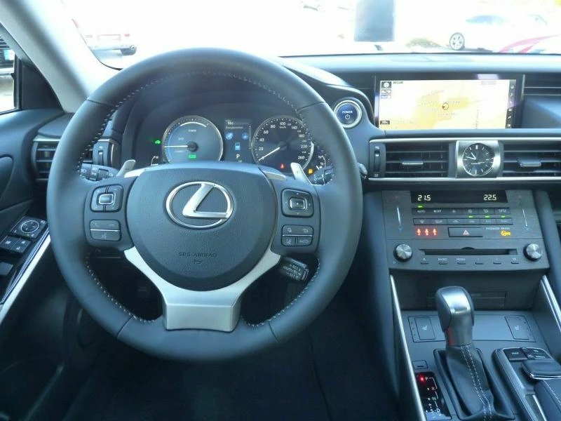 Lexus IS 300h Competition, снимка 9 - Автомобили и джипове - 32245639