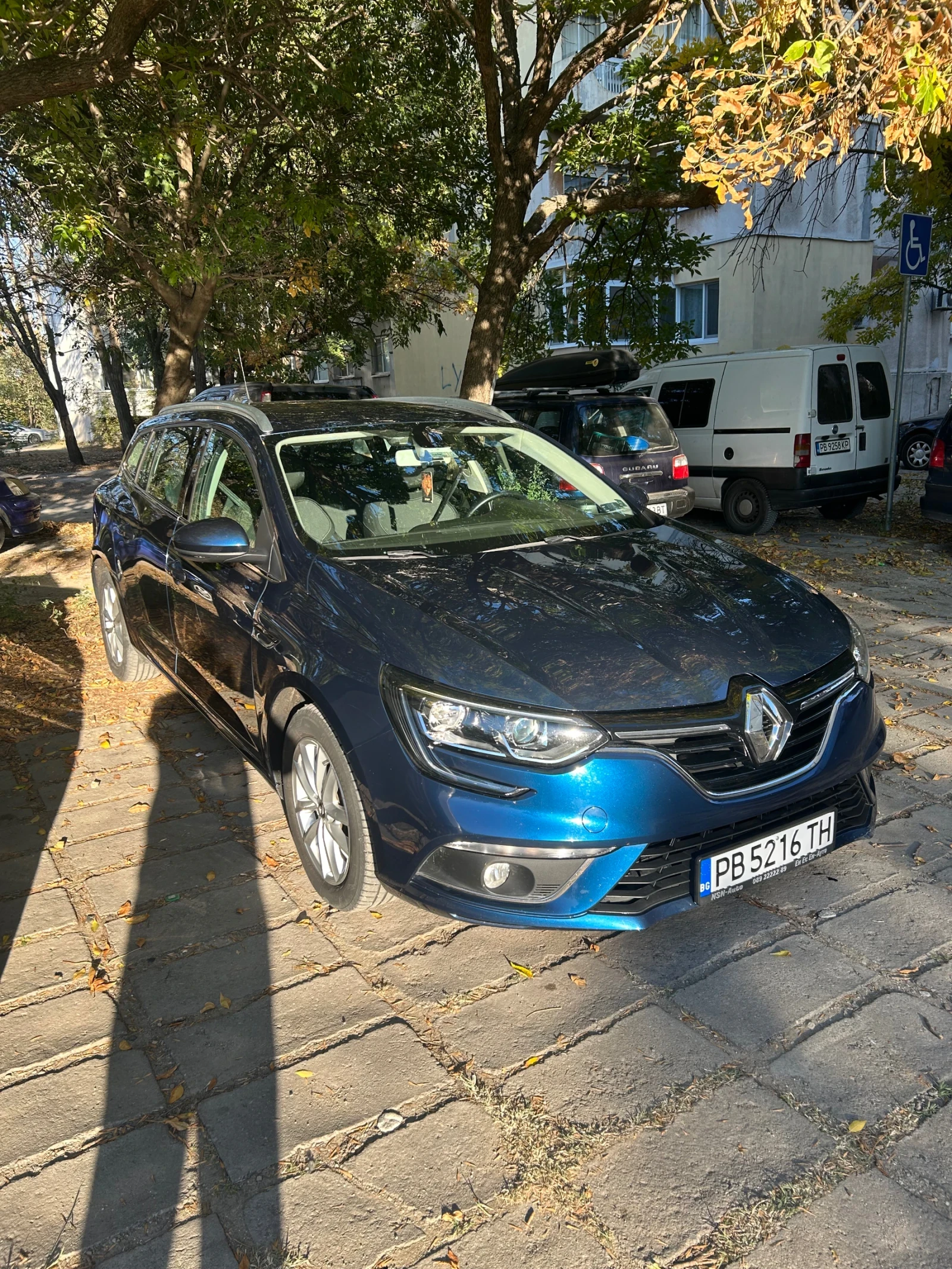 Renault Megane 1.5 - изображение 10