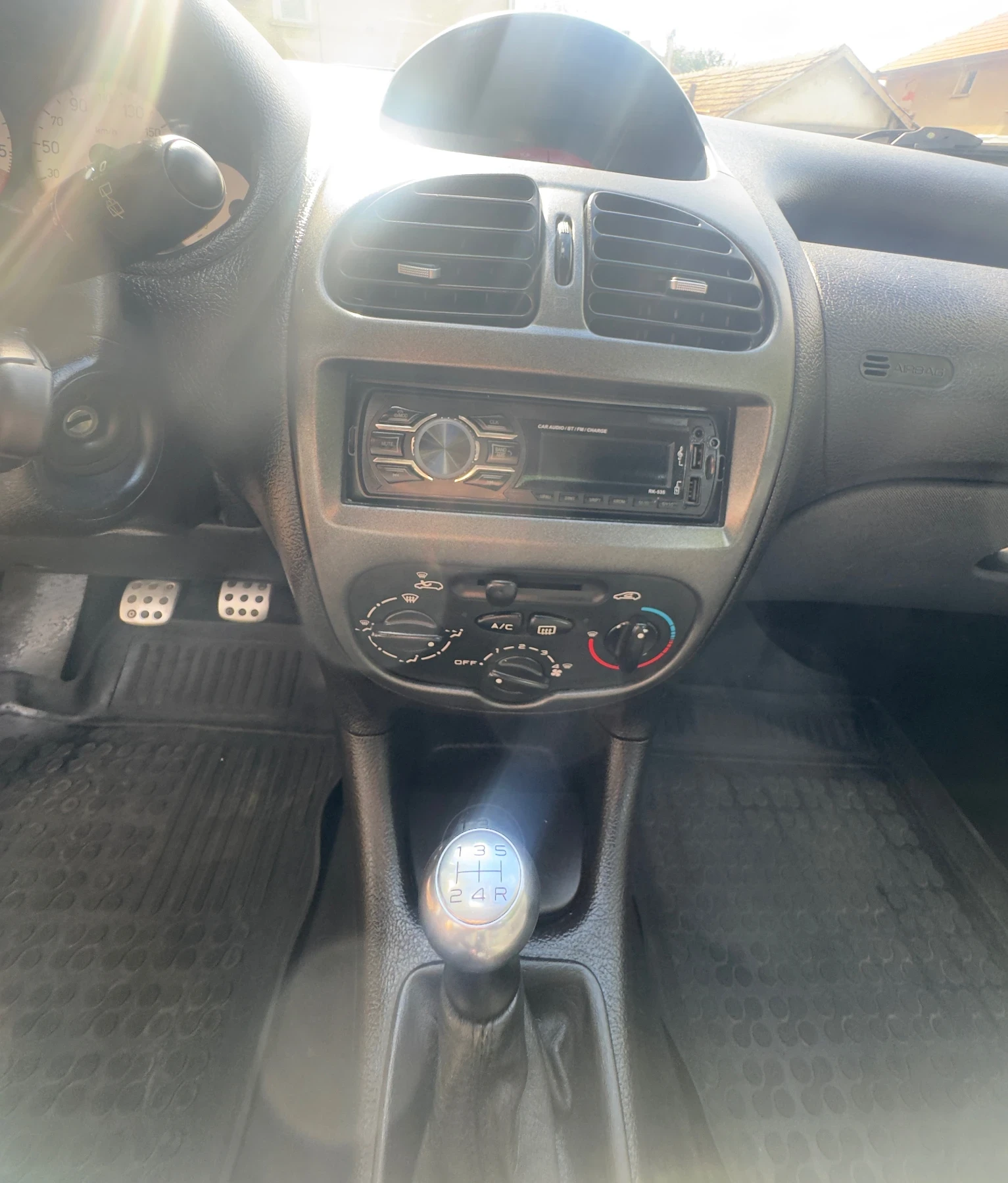 Peugeot 206 1.4HDI Фейс 68кс JBL EDITION  - изображение 8