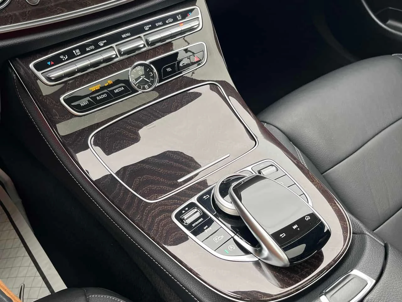 Mercedes-Benz E 450 * ПАНО* КЕЙЛЕС* ПОДГРЕВ* , снимка 11 - Автомобили и джипове - 53932317