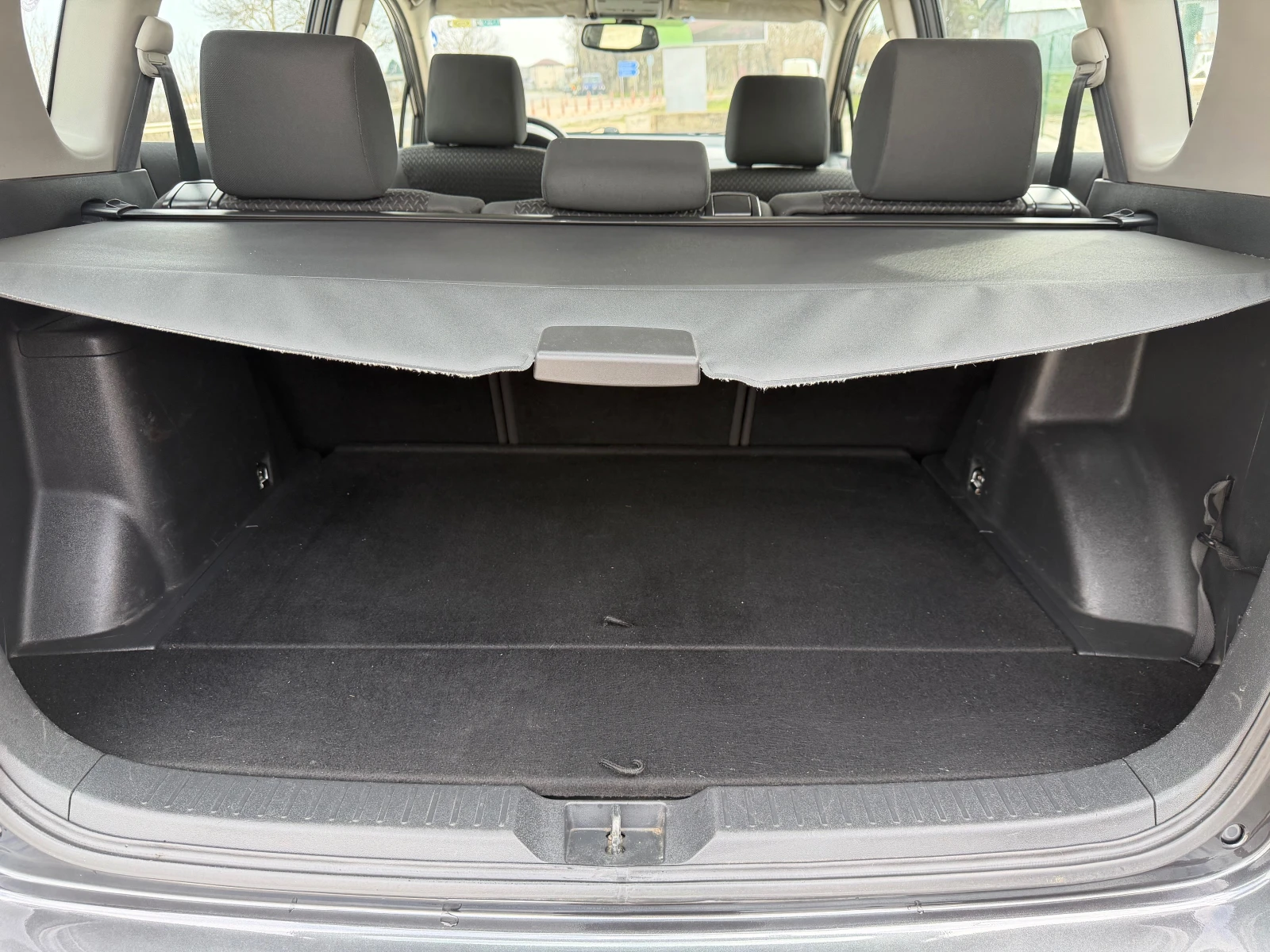 Toyota Corolla verso 2.2D4D/136p.s-Facelift, снимка 13 - Автомобили и джипове - 53933938