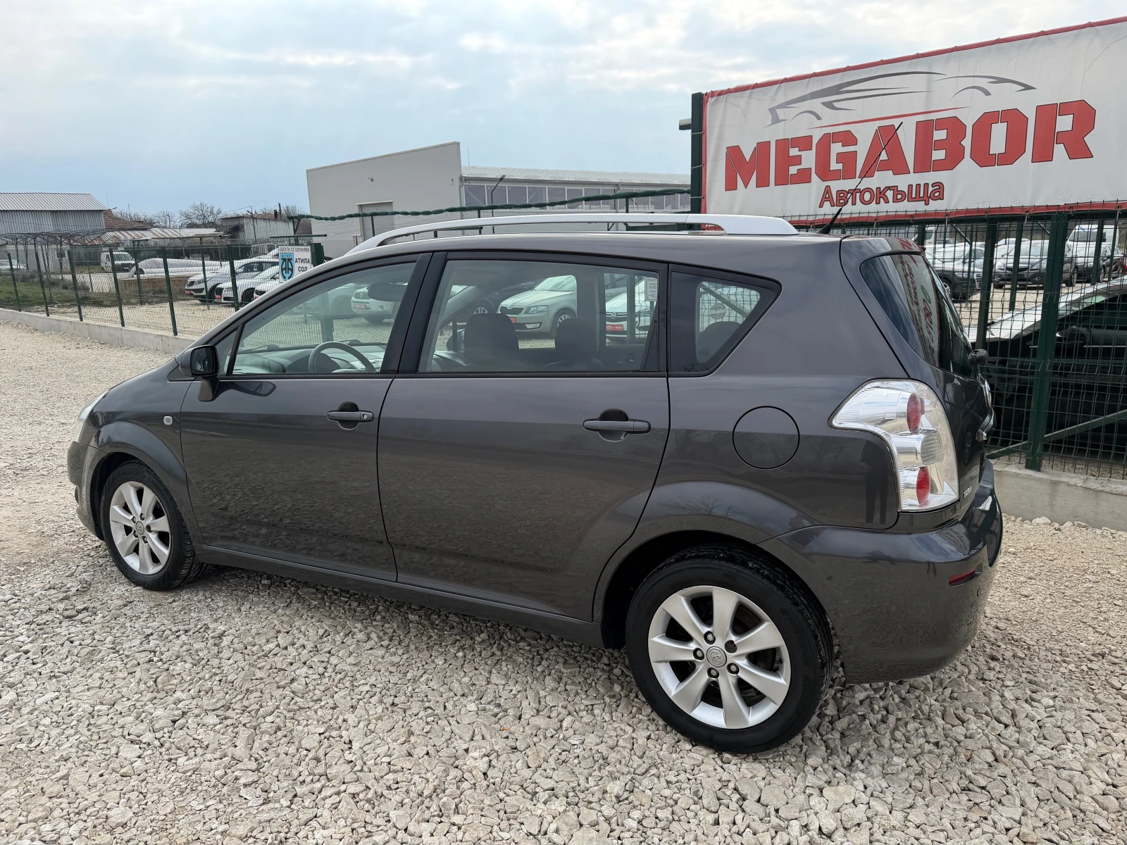 Toyota Corolla verso 2.2D4D/136p.s-Facelift, снимка 3 - Автомобили и джипове - 53933938