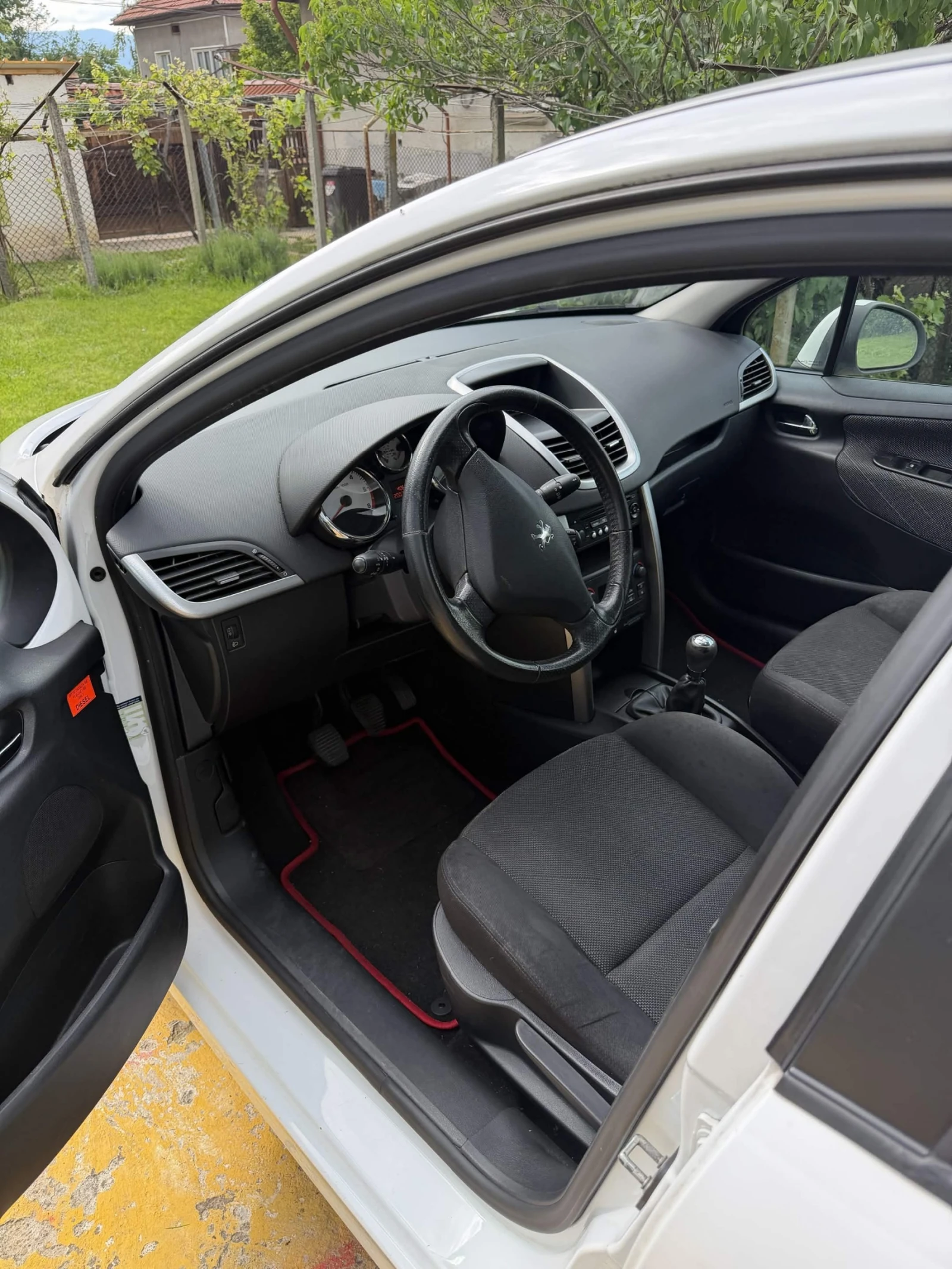 Peugeot 207 1.6 , снимка 4 - Автомобили и джипове - 54667787