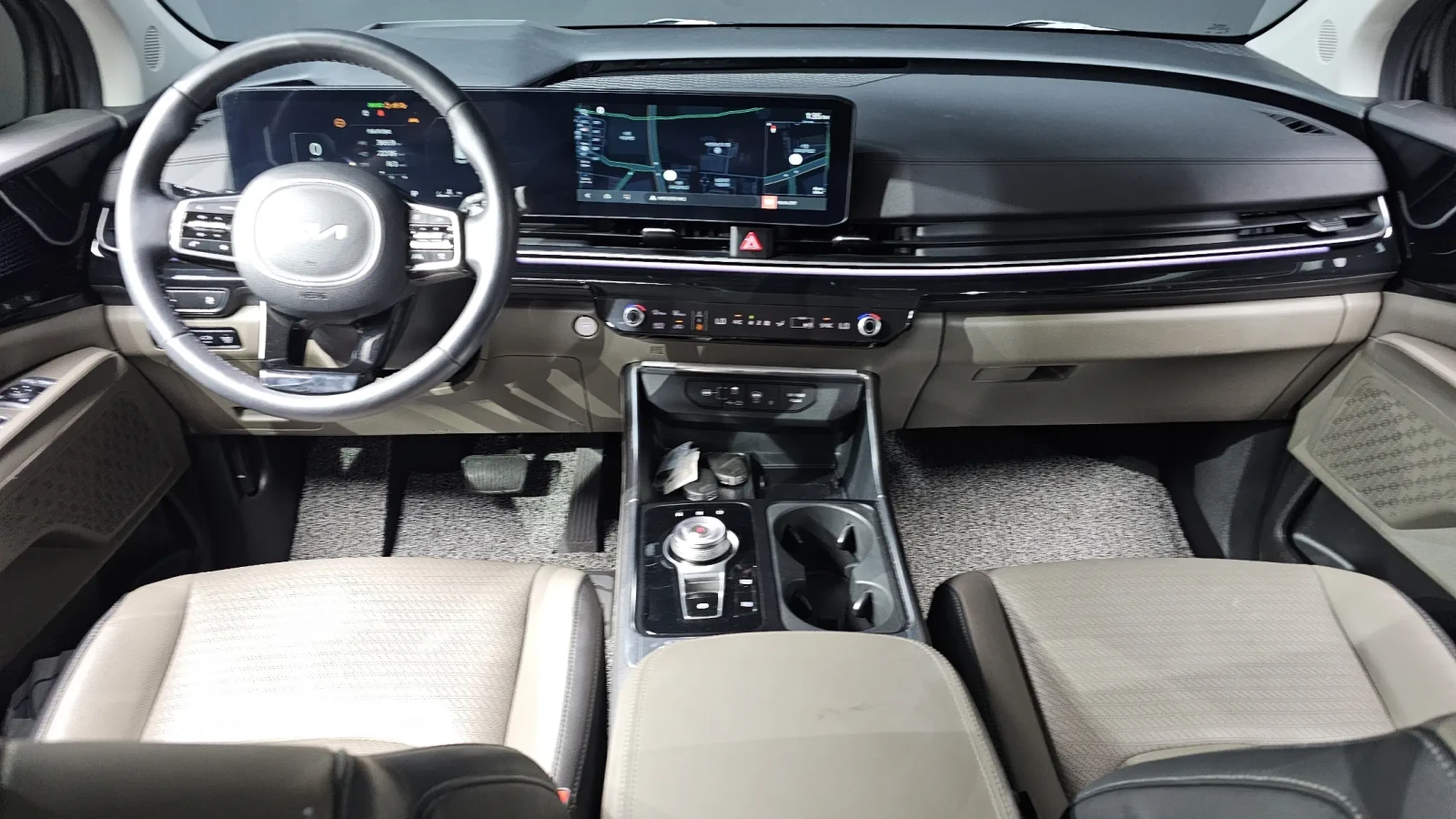 Kia Carnival Gravity 2.2 Diesel Обдухване* Cam360* Disi* , снимка 6 - Автомобили и джипове - 54711396
