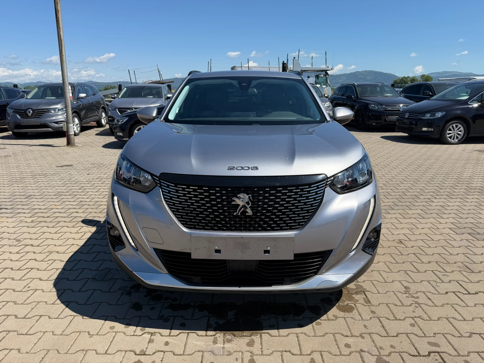 Peugeot 2008 1.2Allure AVTOMAT/NAVI/KOJA/KAMERA EURO 6, снимка 3 - Автомобили и джипове - 54913569