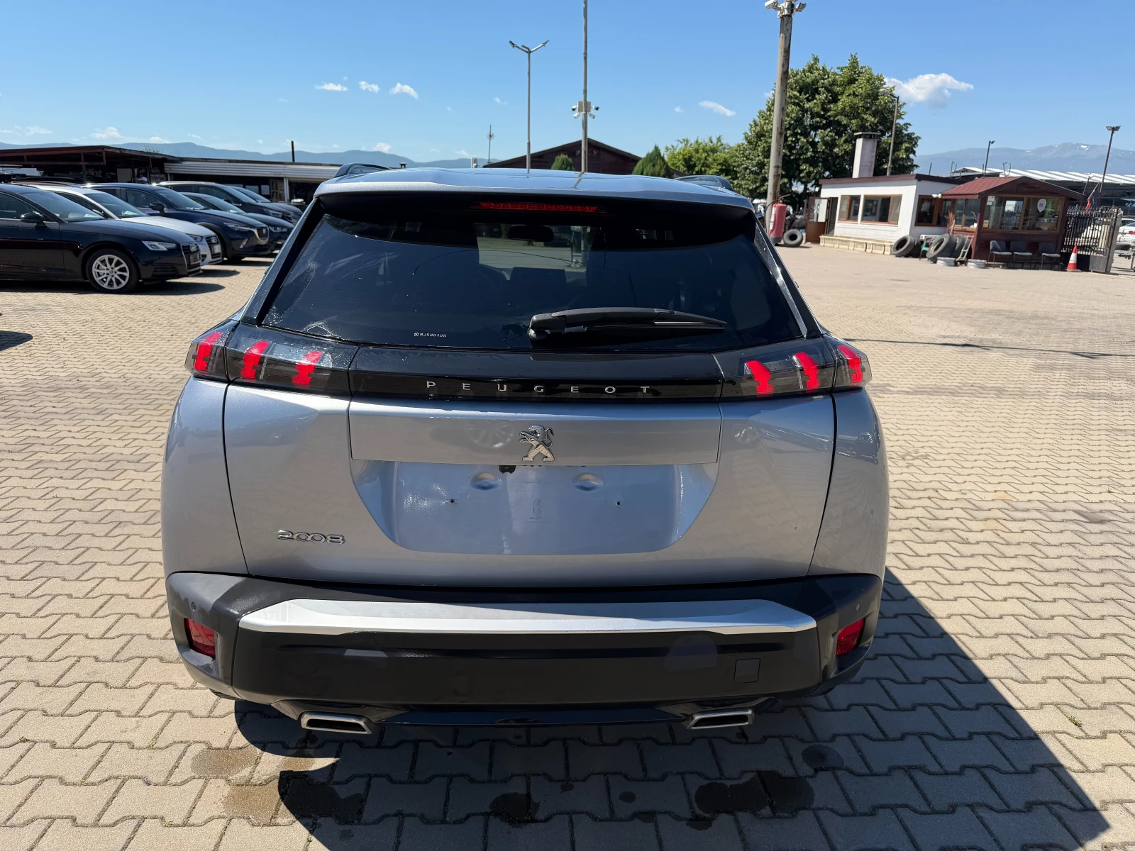 Peugeot 2008 1.2Allure AVTOMAT/NAVI/KOJA/KAMERA EURO 6, снимка 7 - Автомобили и джипове - 54913569