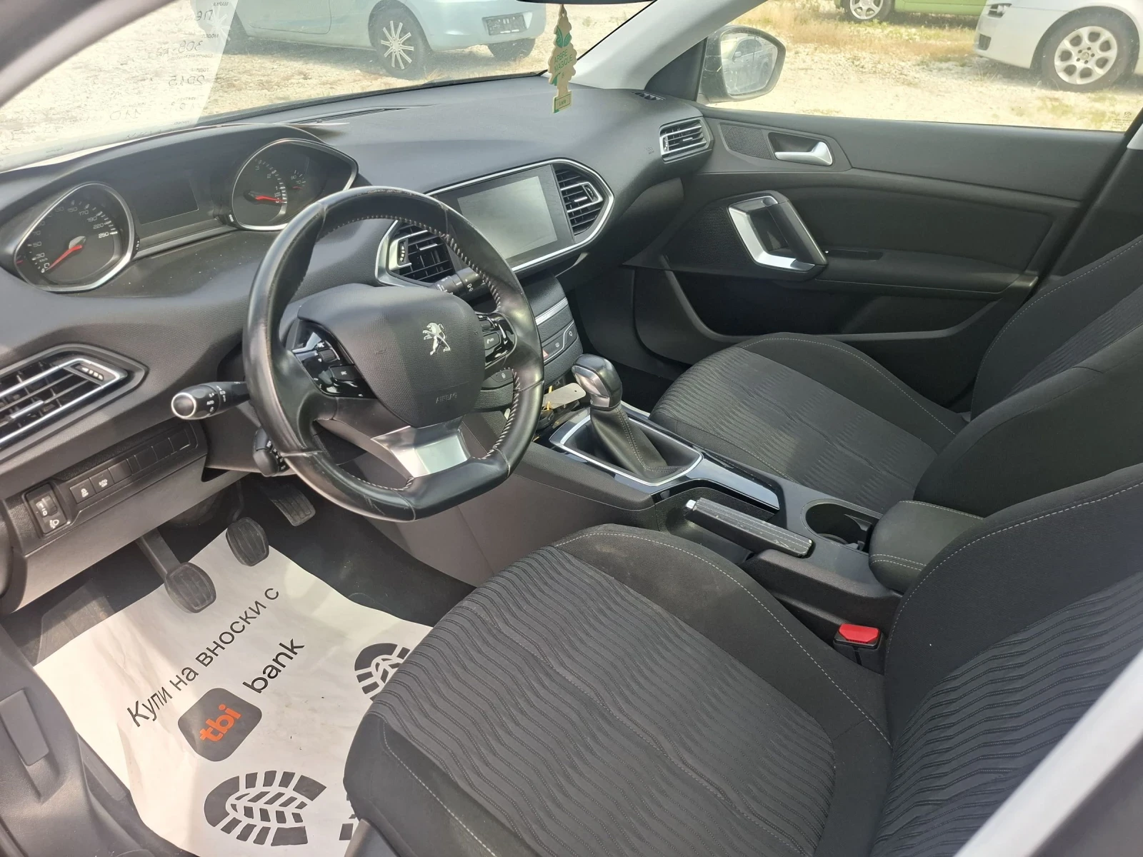 Peugeot 308 1.2 Бензин, снимка 5 - Автомобили и джипове - 55012903