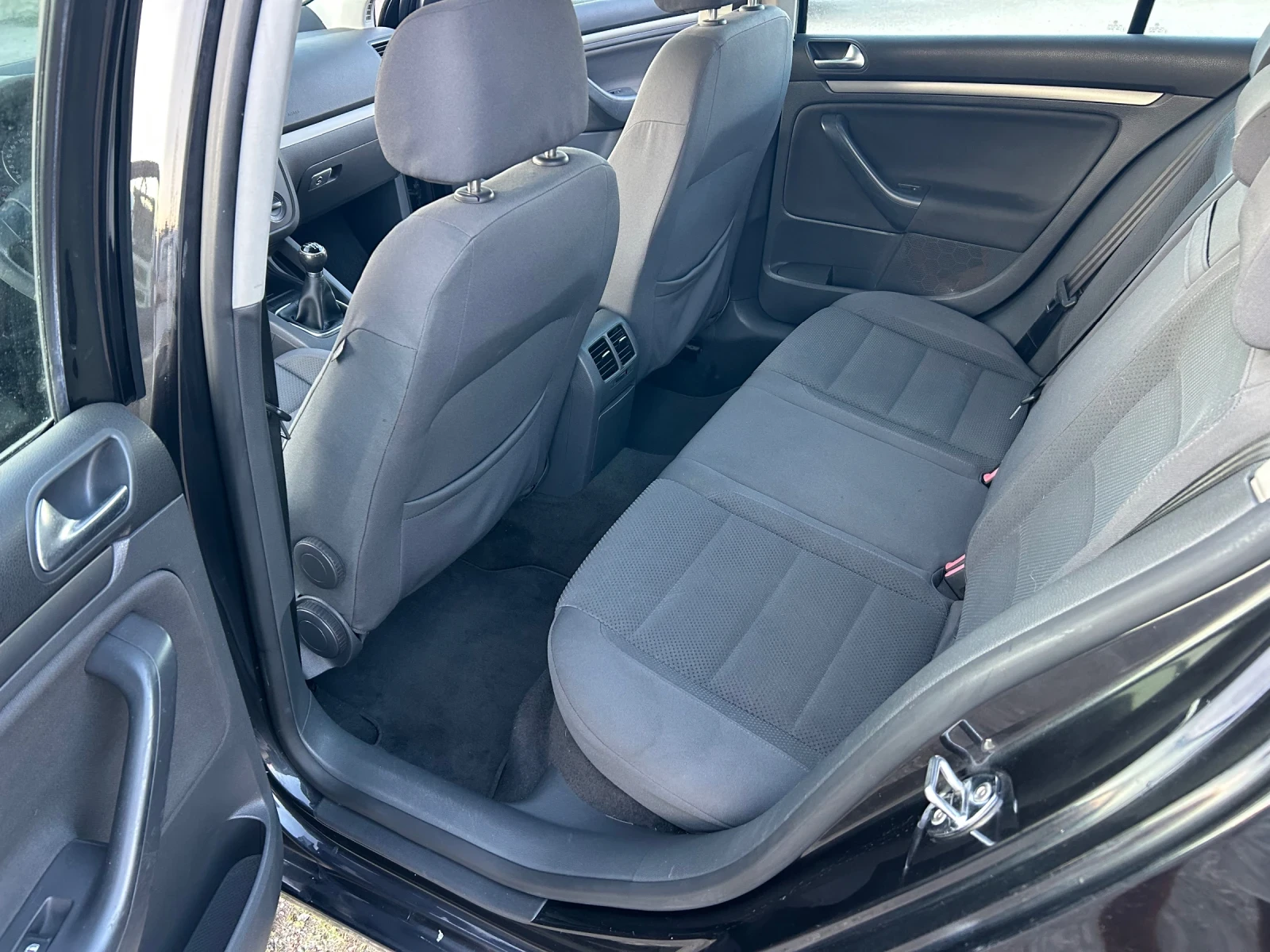 VW Golf 1.9 TDI 105k.c. 6 скорости, снимка 15 - Автомобили и джипове - 55390220