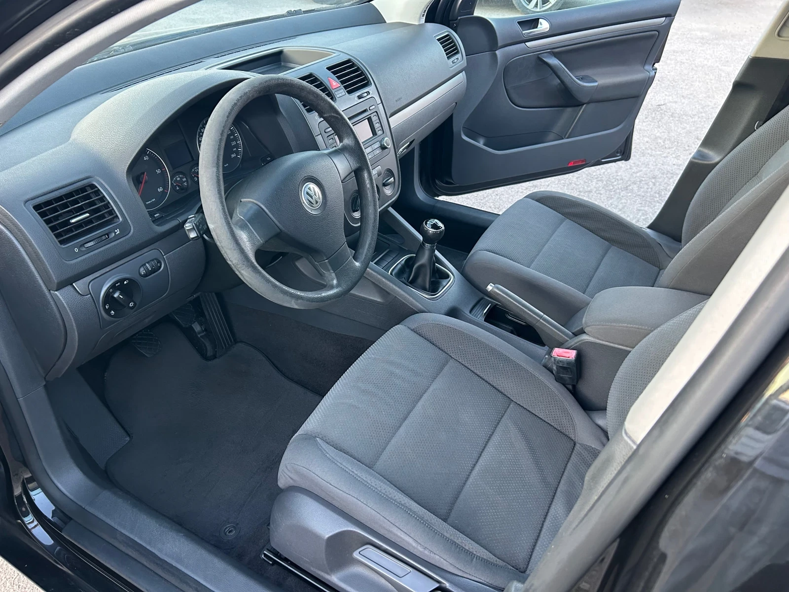 VW Golf 1.9 TDI 105k.c. 6 скорости, снимка 9 - Автомобили и джипове - 55390220