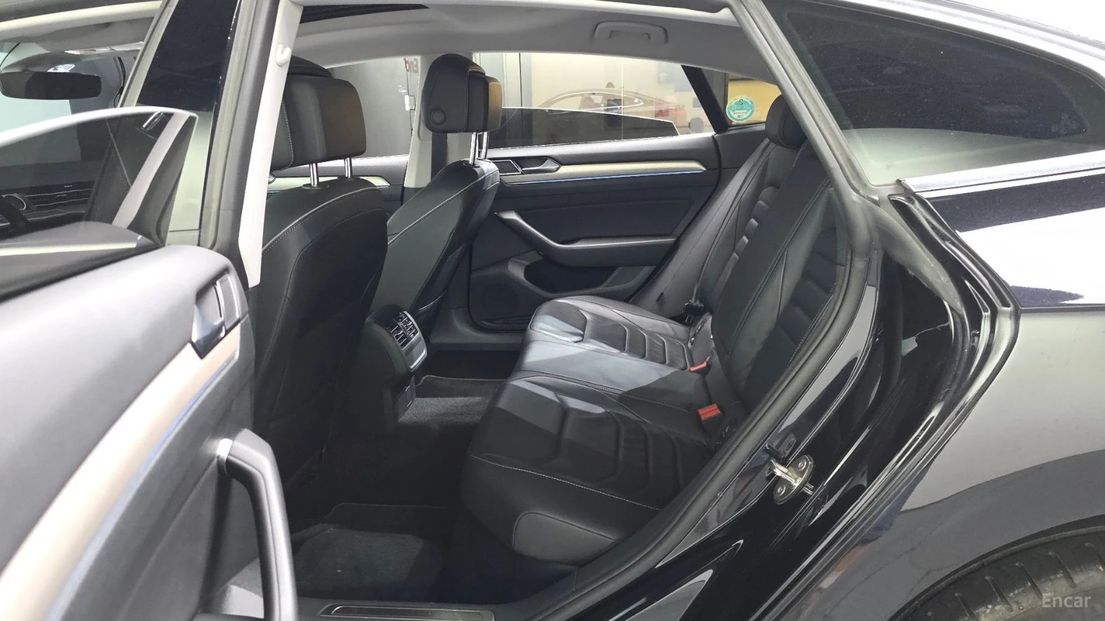 VW Arteon PREMIUM* 2.0TDI* DISTRONIC* ПОДГРЕВ* ОБДУХВАНЕ* HU, снимка 11 - Автомобили и джипове - 55612319