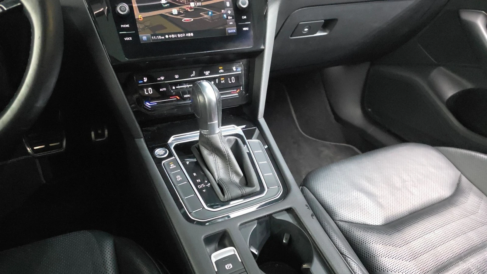 VW Arteon PREMIUM* 2.0TDI* DISTRONIC* ПОДГРЕВ* ОБДУХВАНЕ* HU, снимка 14 - Автомобили и джипове - 55612319