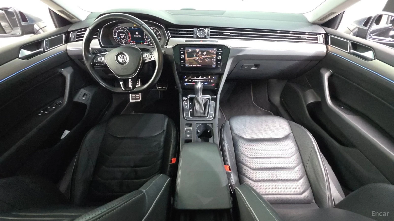 VW Arteon PREMIUM* 2.0TDI* DISTRONIC* ПОДГРЕВ* ОБДУХВАНЕ* HU, снимка 5 - Автомобили и джипове - 55612319