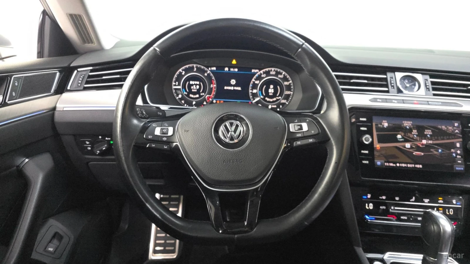 VW Arteon PREMIUM* 2.0TDI* DISTRONIC* ПОДГРЕВ* ОБДУХВАНЕ* HU, снимка 6 - Автомобили и джипове - 55612319