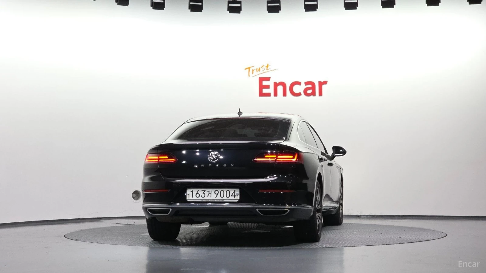 VW Arteon PREMIUM* 2.0TDI* DISTRONIC* ПОДГРЕВ* ОБДУХВАНЕ* HU, снимка 4 - Автомобили и джипове - 55612319