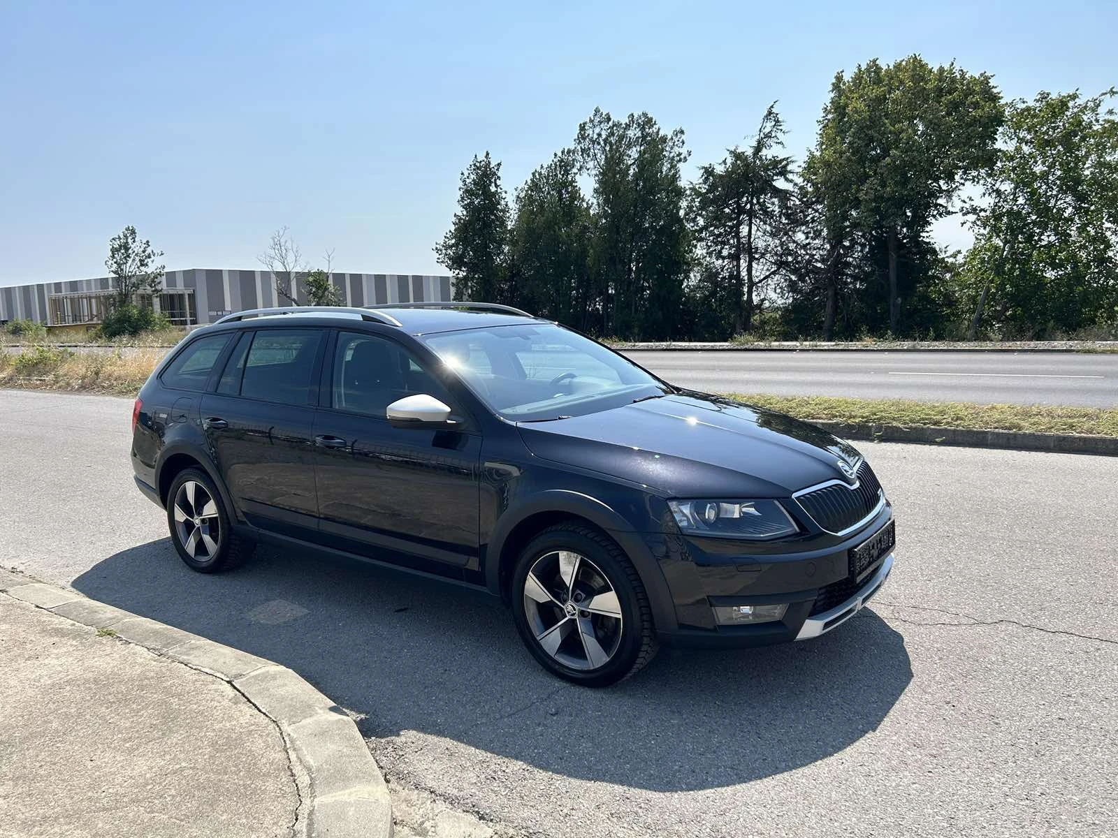 Skoda Octavia 2.0TDI 4X4 SCOUT, снимка 2 - Автомобили и джипове - 55651499